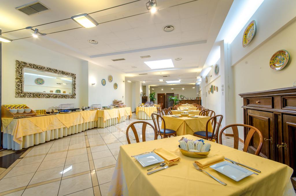 Hotel Federico II LʼAquila المظهر الخارجي الصورة