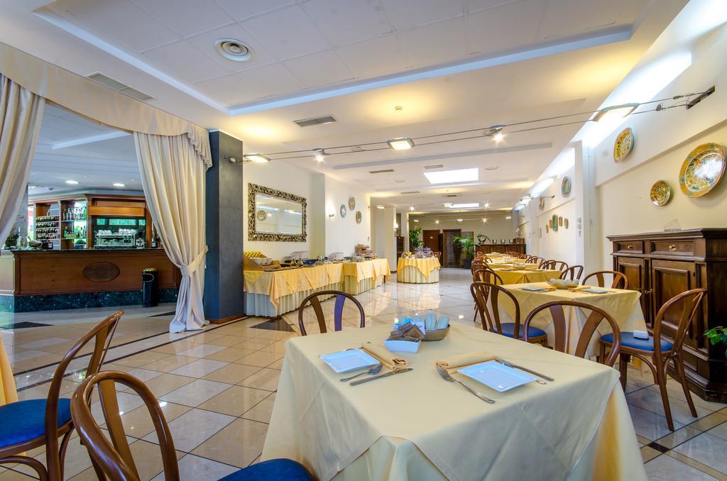 Hotel Federico II LʼAquila المظهر الخارجي الصورة