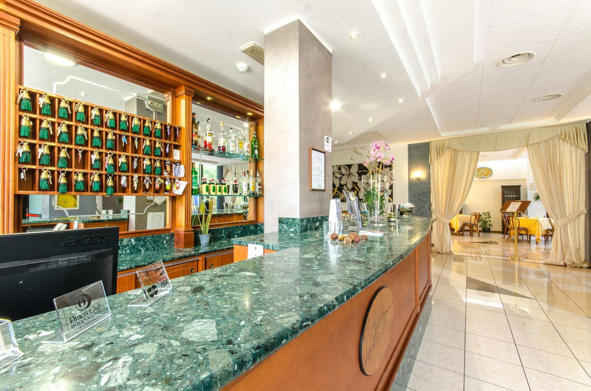 Hotel Federico II LʼAquila المظهر الخارجي الصورة