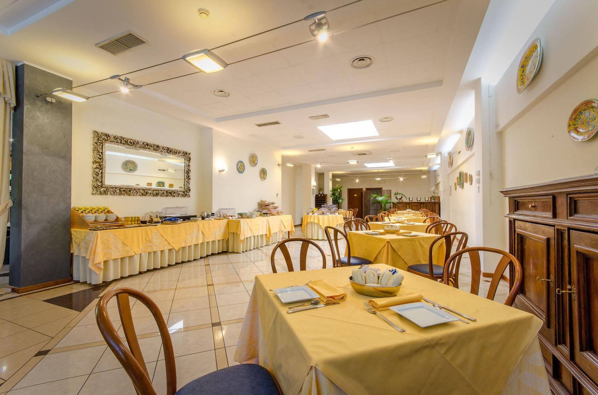 Hotel Federico II LʼAquila المظهر الخارجي الصورة